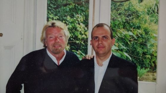 Πώς ο Ρίτσαρντ Μπράνσον κατάφερε να απομπλεχτεί από την Ελλάδα